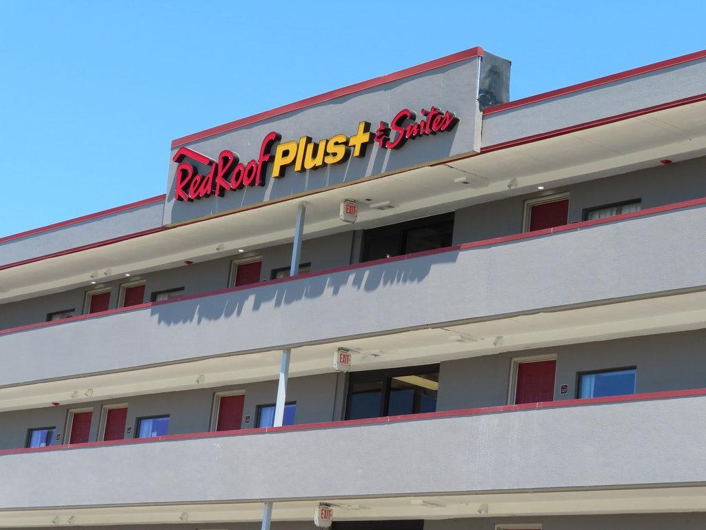 Red Roof Plus+ & Suites Erie Exterior photo